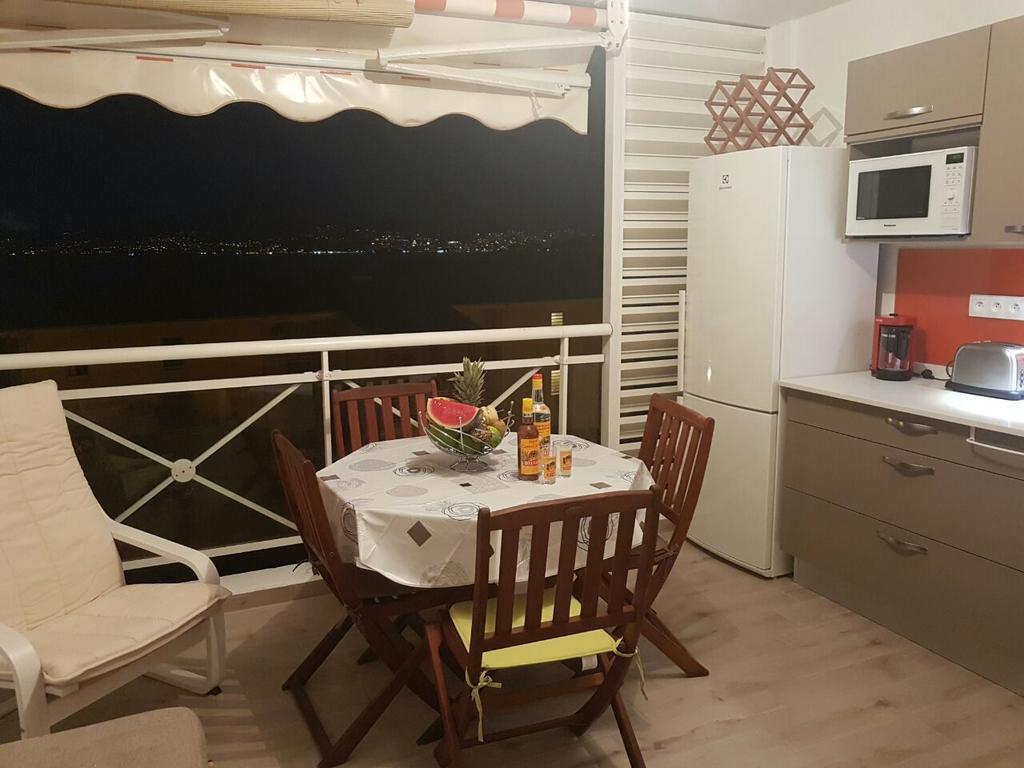 Studio Kasanaco Avec Vue La Baie De Fort De France 莱特鲁瓦西莱 外观 照片